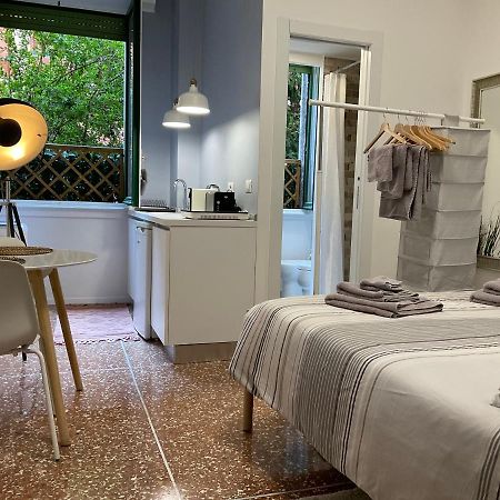 Studio 25 Apartment - Near Metro M3 Милано Екстериор снимка