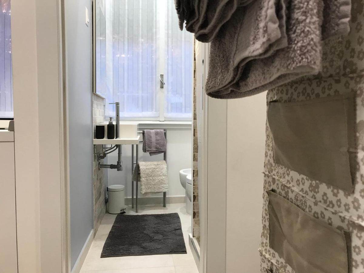 Studio 25 Apartment - Near Metro M3 Милано Екстериор снимка