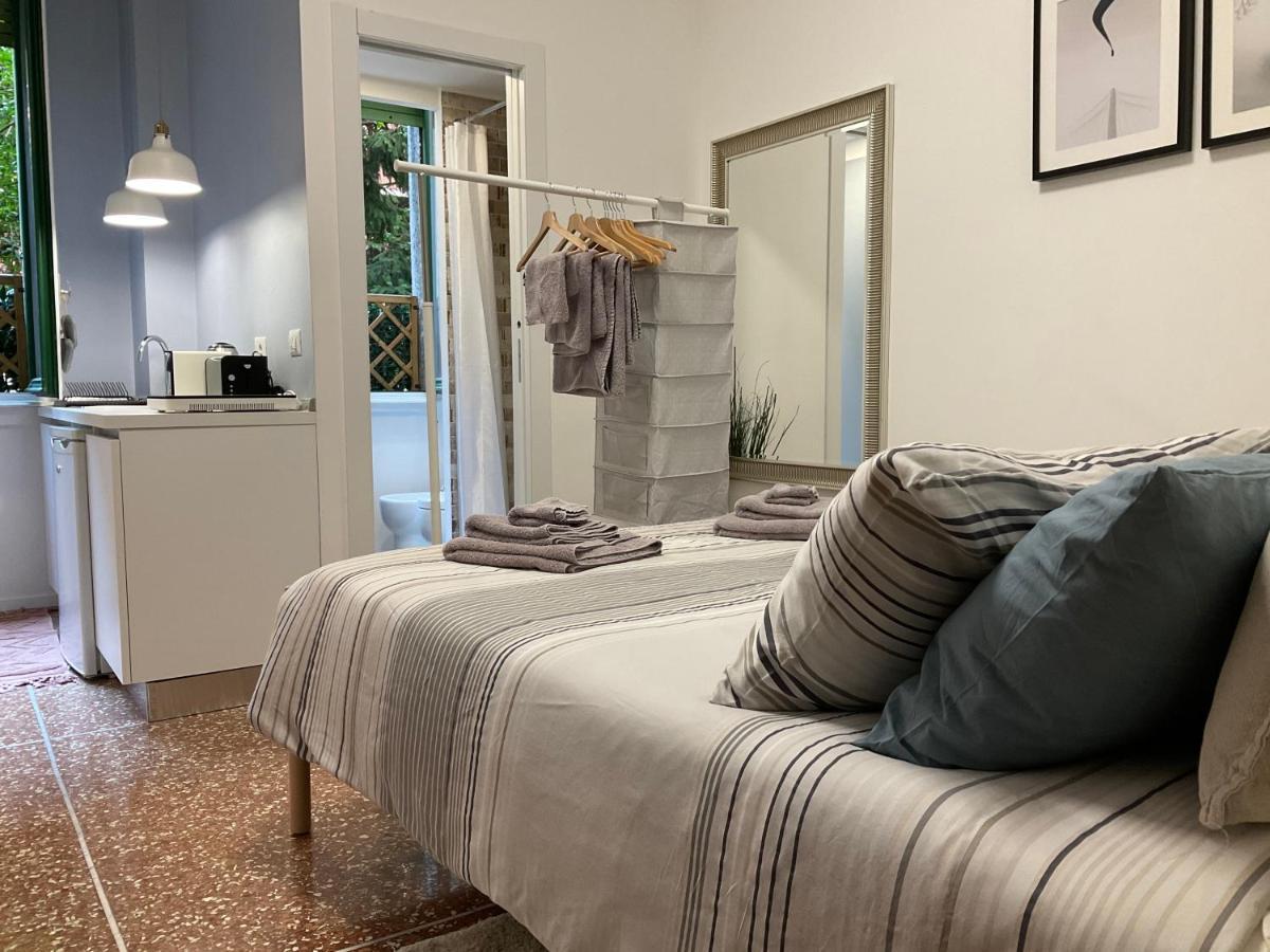 Studio 25 Apartment - Near Metro M3 Милано Екстериор снимка