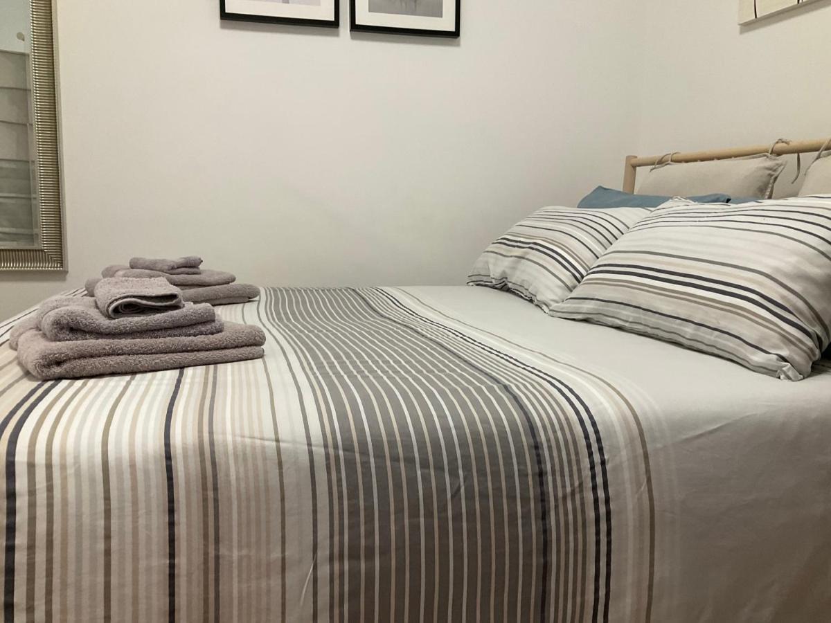 Studio 25 Apartment - Near Metro M3 Милано Екстериор снимка
