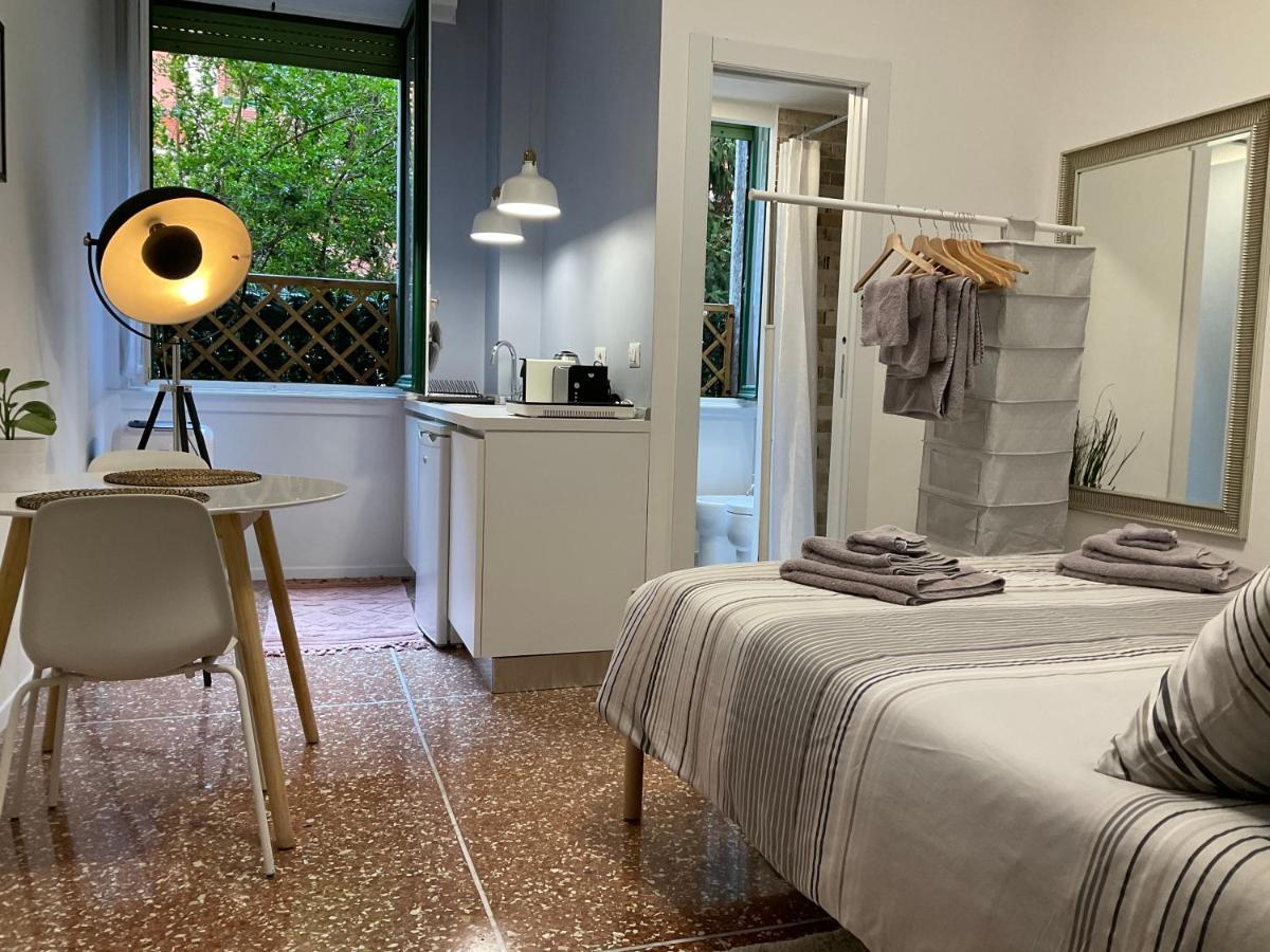 Studio 25 Apartment - Near Metro M3 Милано Екстериор снимка