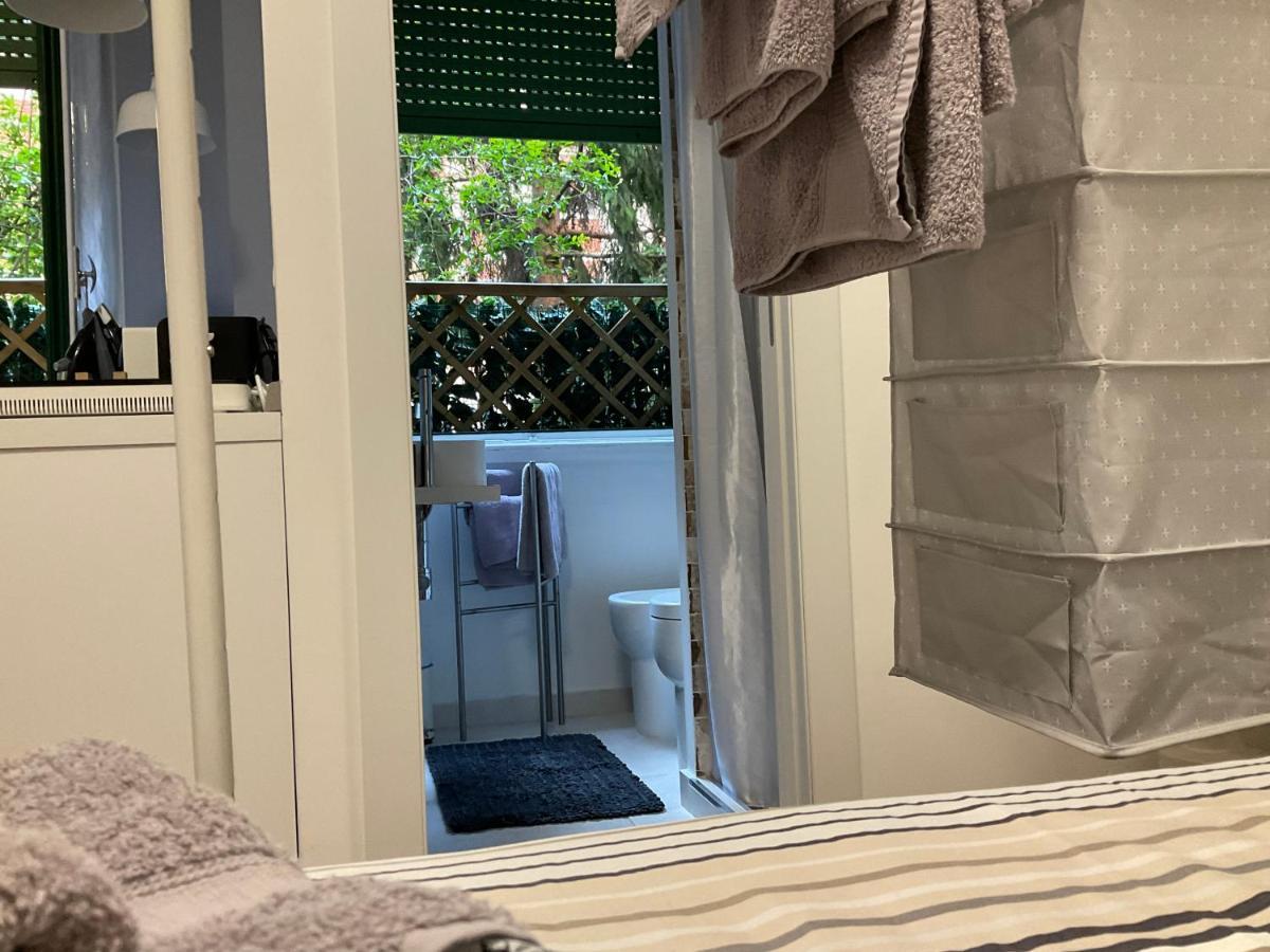 Studio 25 Apartment - Near Metro M3 Милано Екстериор снимка