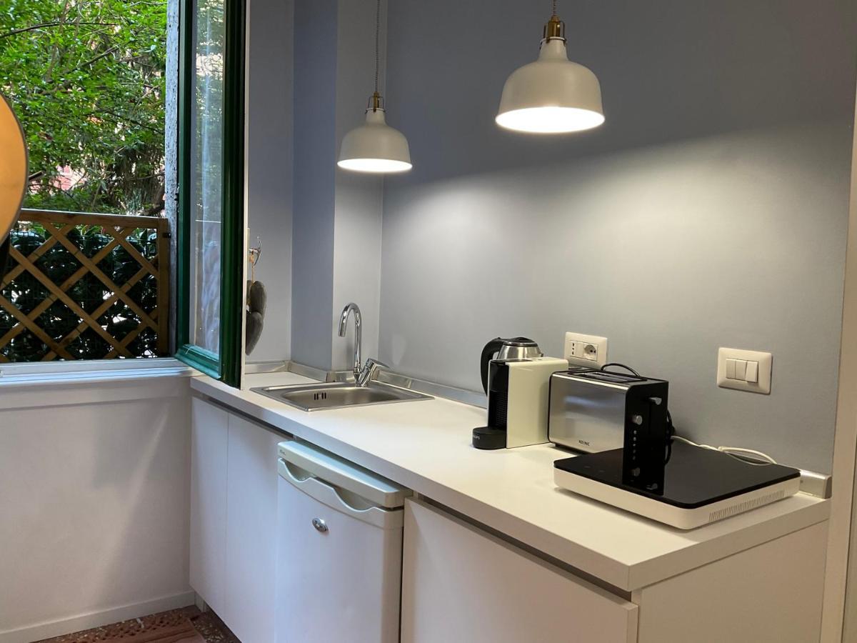 Studio 25 Apartment - Near Metro M3 Милано Екстериор снимка