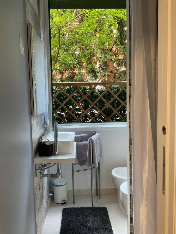 Studio 25 Apartment - Near Metro M3 Милано Екстериор снимка
