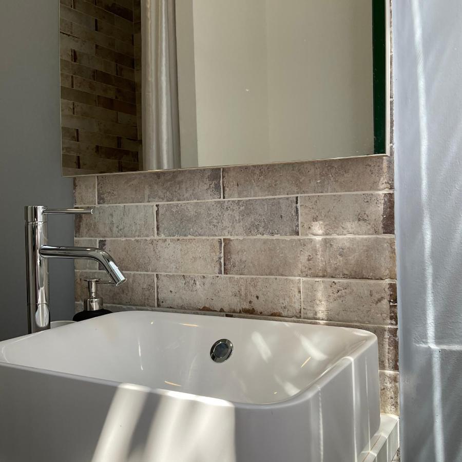 Studio 25 Apartment - Near Metro M3 Милано Екстериор снимка