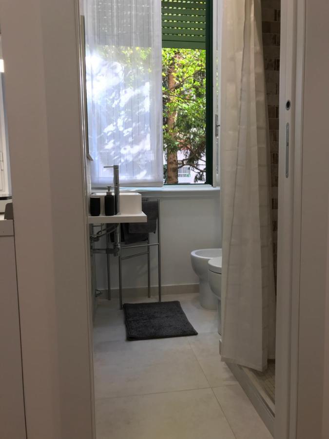 Studio 25 Apartment - Near Metro M3 Милано Екстериор снимка